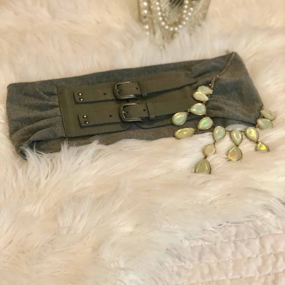 Grey wide belt buckle - Picture 2 of 3